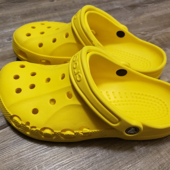 Yellow Crocs - Picture 4 of 7
